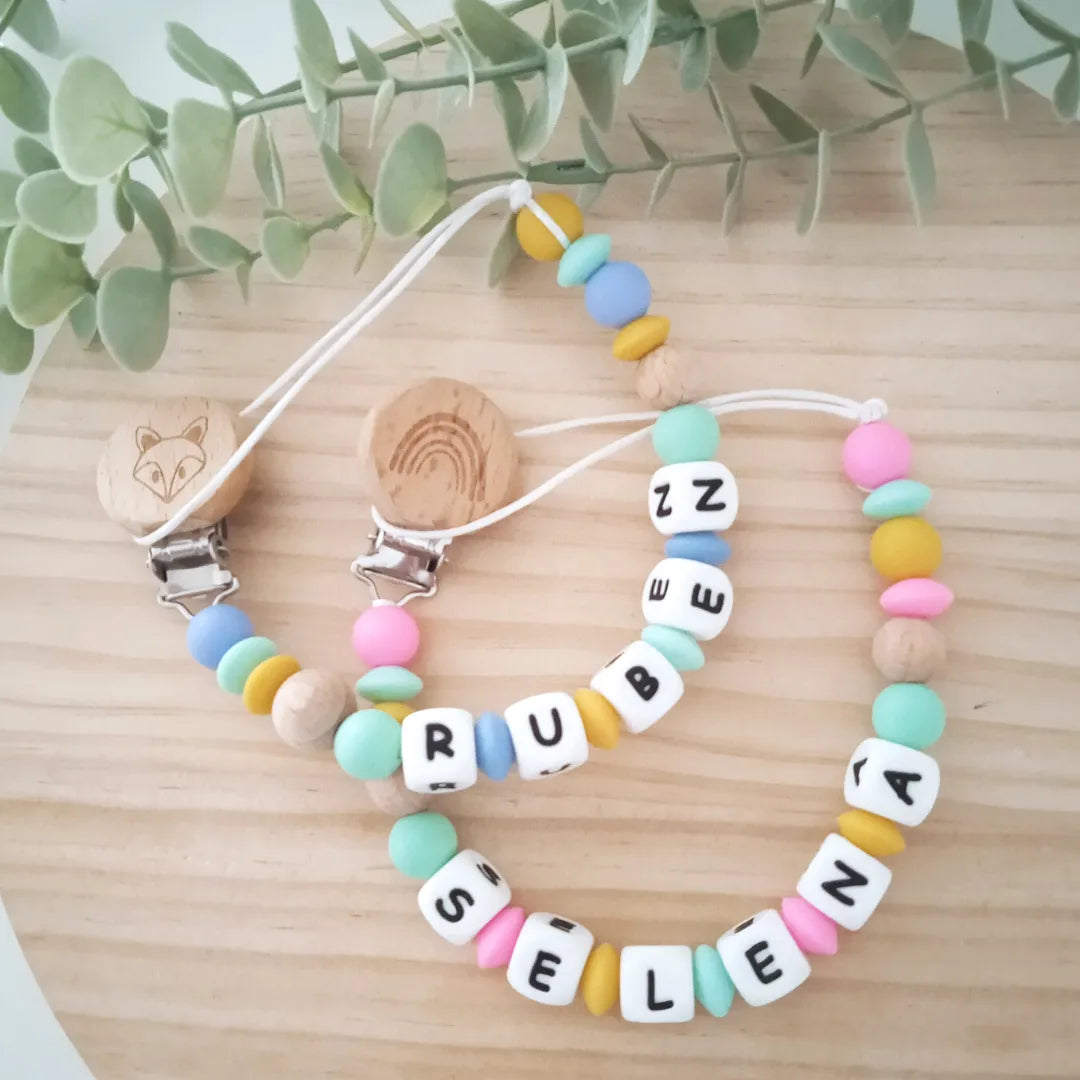 Chupeteros con clip de madera planos