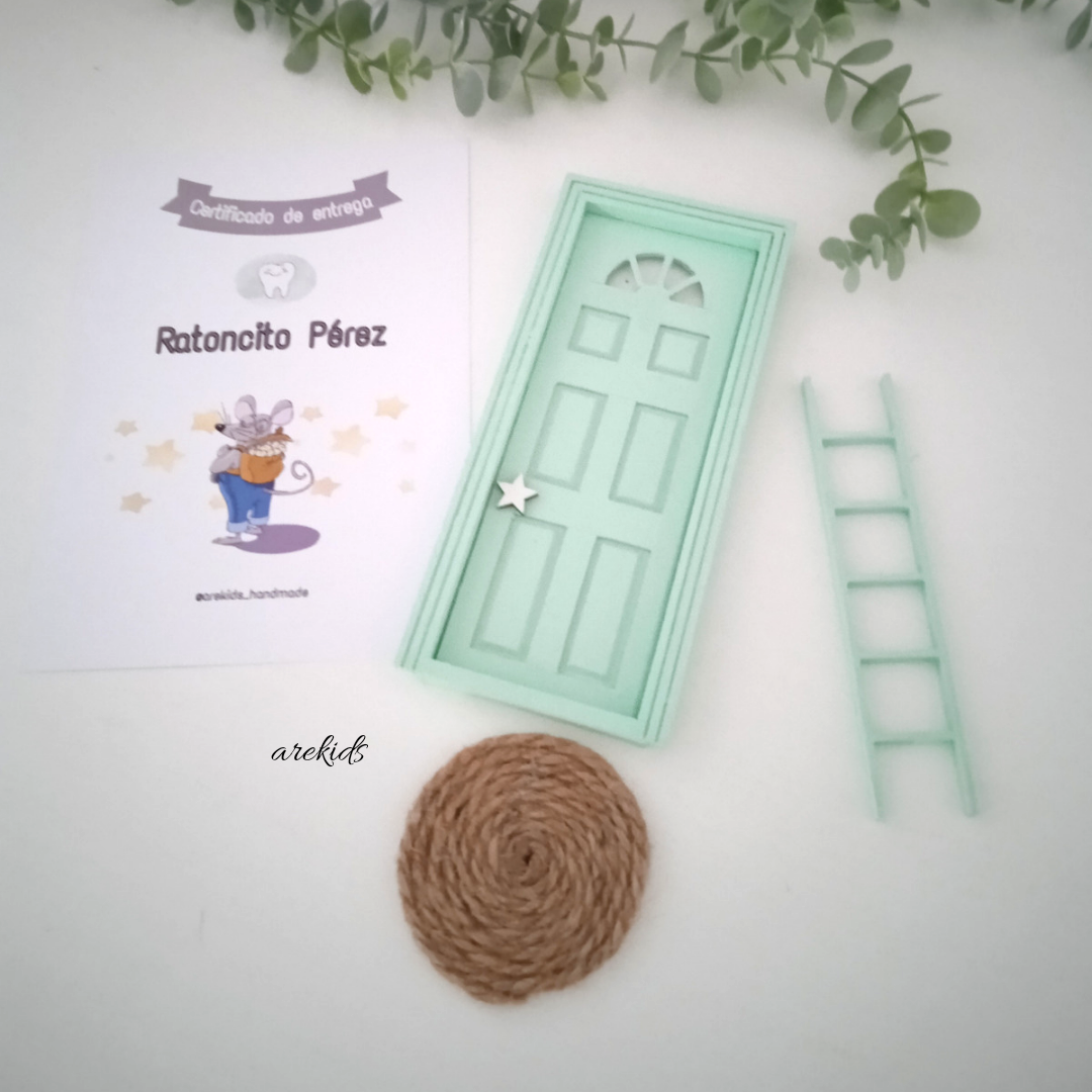 Puerta Ventanal pequeño del Ratoncito Pérez