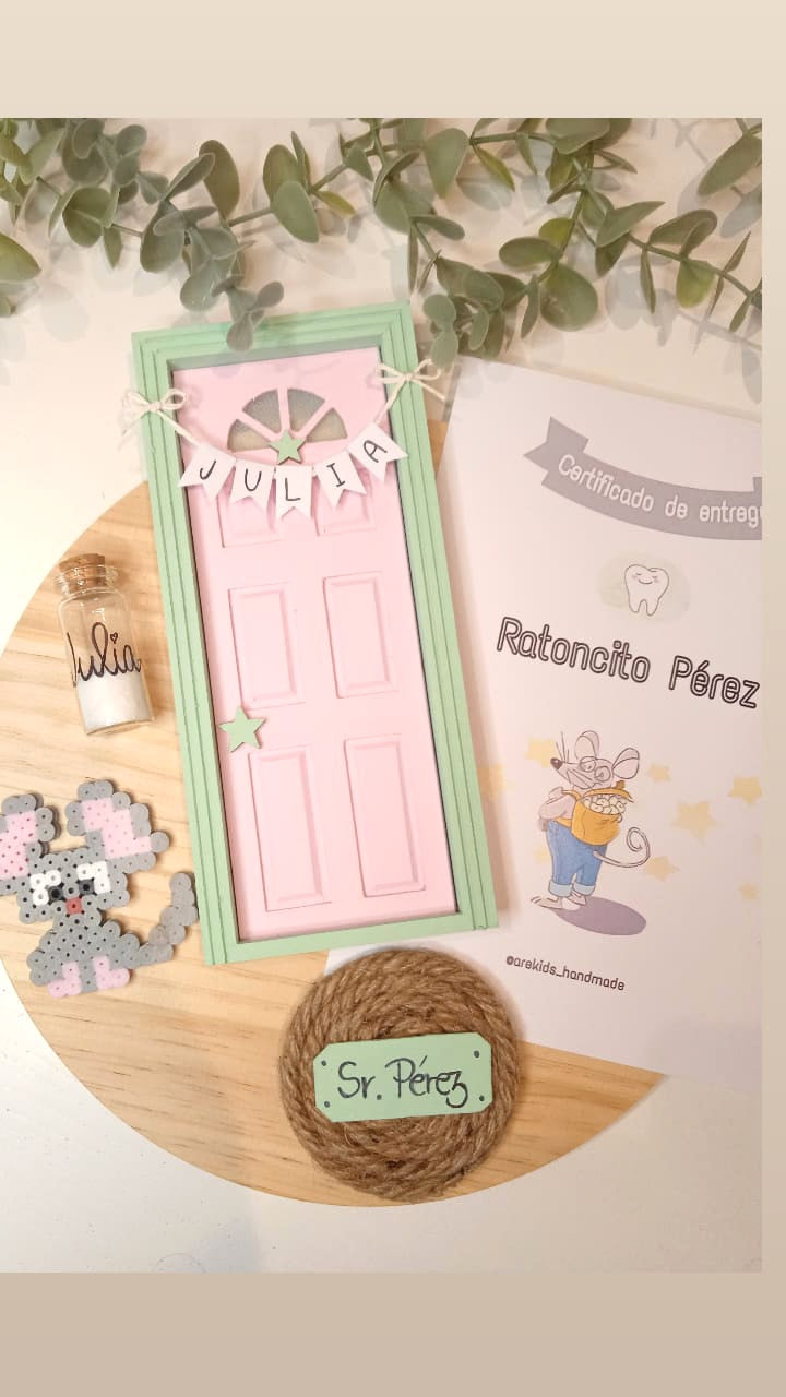 Puerta Ventanal pequeño del Ratoncito Pérez