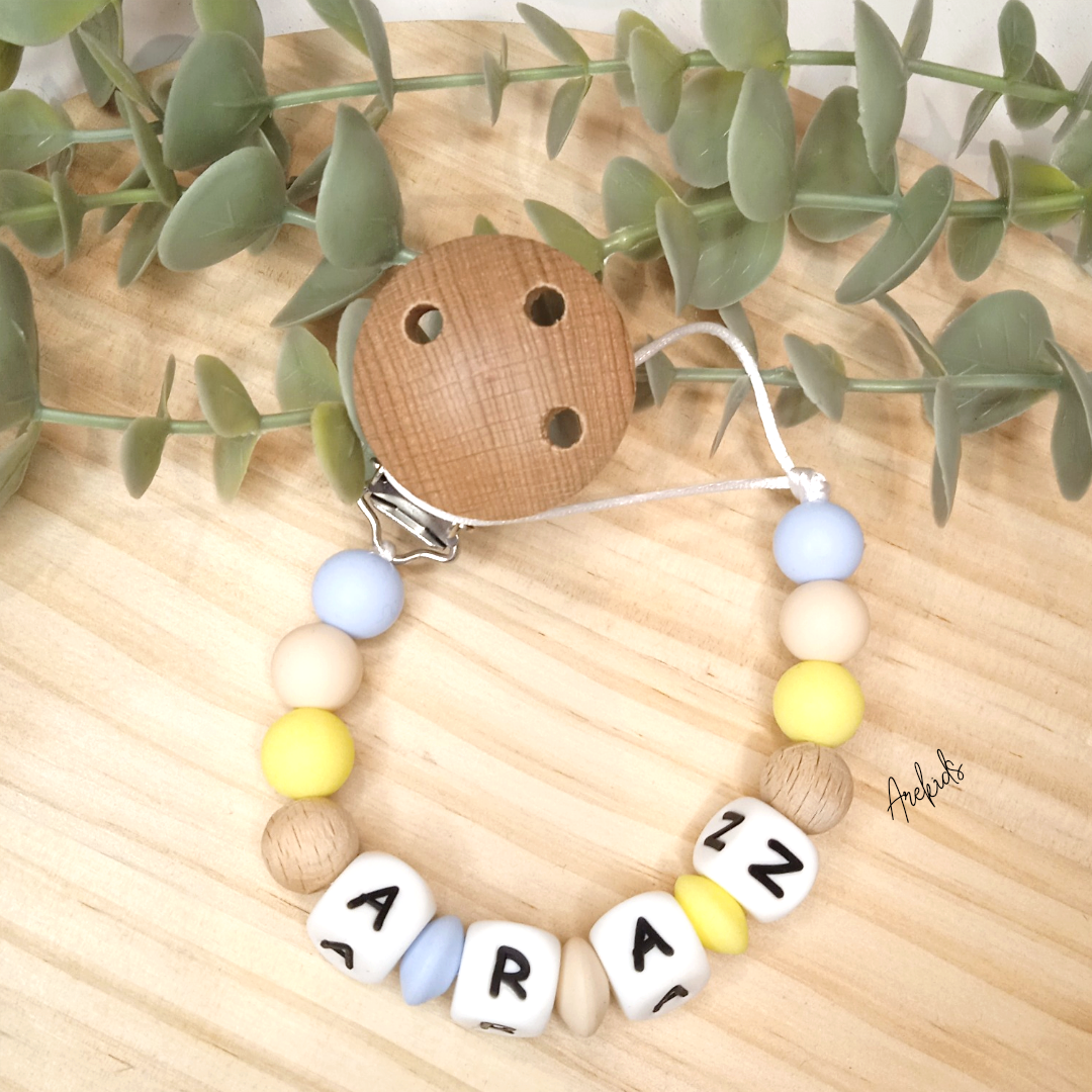 Chupetero con broche liso de madera