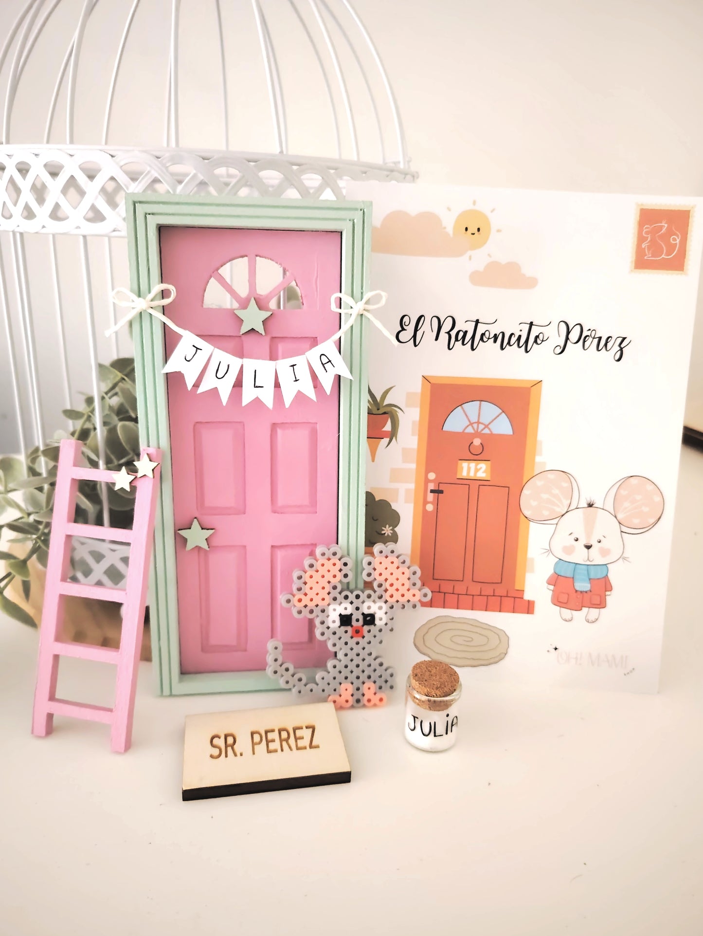 Puerta Ventanal pequeño del Ratoncito Pérez
