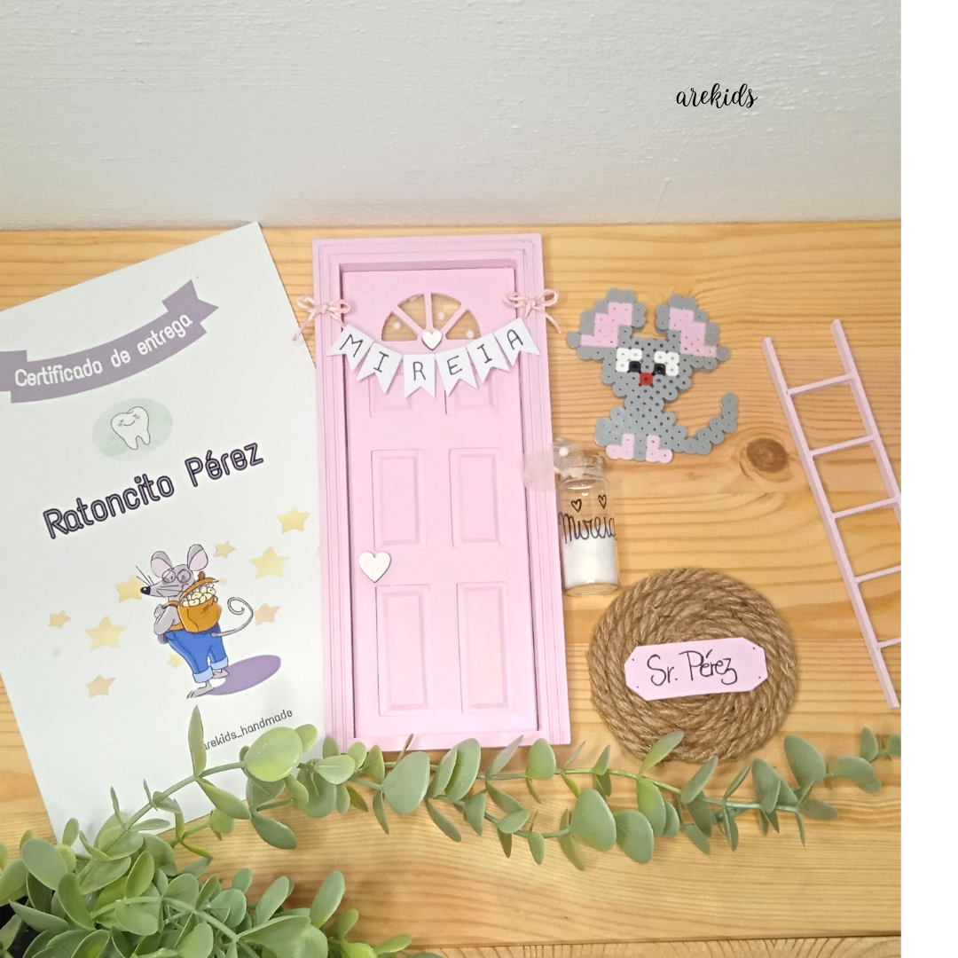 Puerta Ventanal pequeño del Ratoncito Pérez