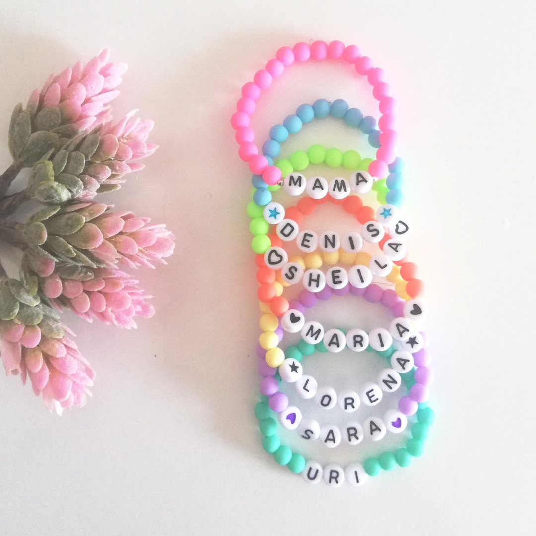 Pulsera de bolitas para adultos con nombre