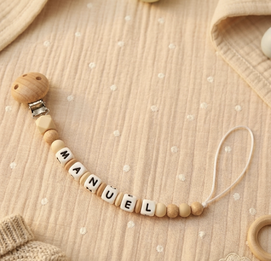 Chupetero con broche liso de madera